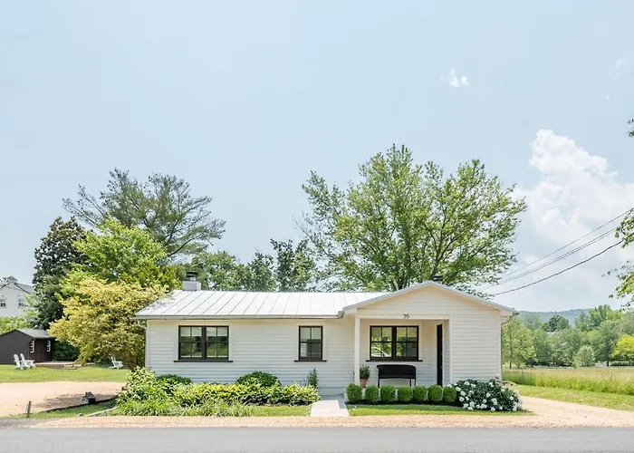 White Moose Inn