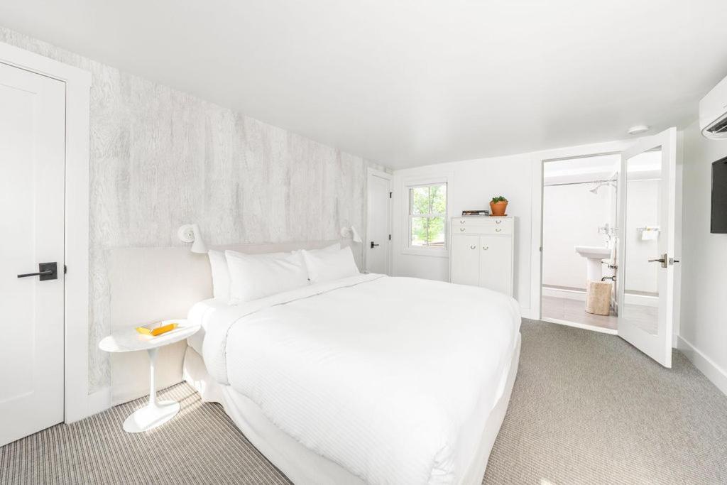 Inn White Moose 4*